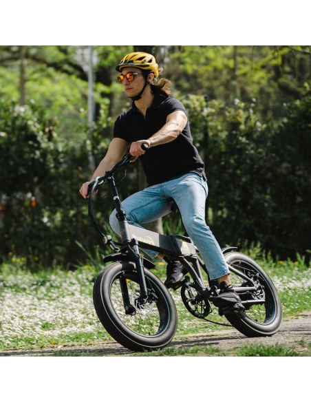Folding electric bicycle ITALWIN K2 XL (36V / 10.5 Ah), white