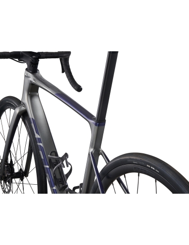 Шоссейный велосипед GIANT Defy Advanced 1, цвет угольно-серый/молочный. (M/L)