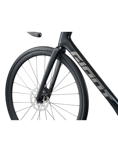 Maantiepyörä GIANT Defy Advanced 2 (2026) Syvänmusta (M/L)