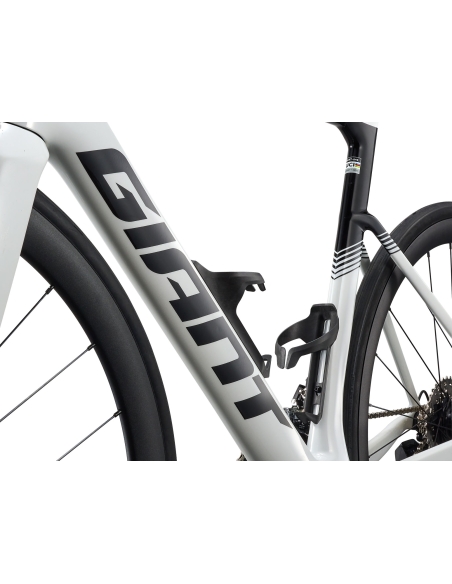 Шоссейный велосипед GIANT Propel Advanced 2 (2027) белый (M)