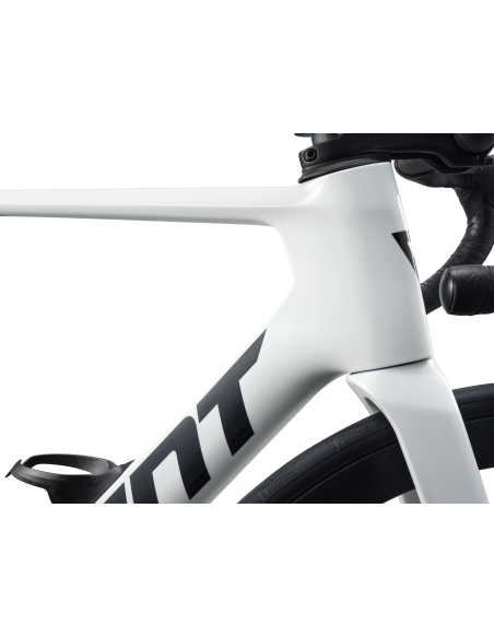 Шоссейный велосипед GIANT Propel Advanced 2 (2027) белый (M)