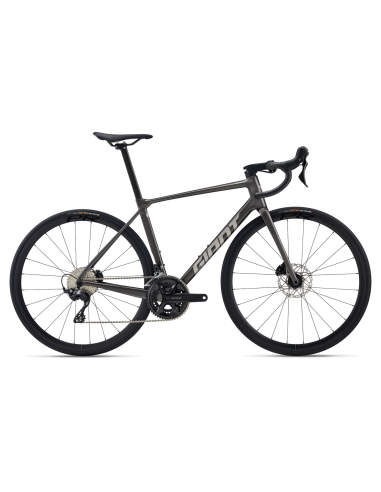 Maantiepyörä GIANT TCR Advanced 2 KOM (2026) Stealth Chrome (L)