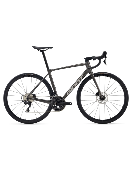 Maanteeratas GIANT TCR Advanced 2 KOM (2026) Stealth Chrome (L)