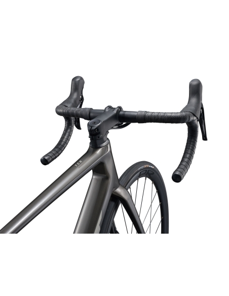 Шоссейный велосипед GIANT TCR Advanced 2 KOM (2026) Stealth Chrome (L)